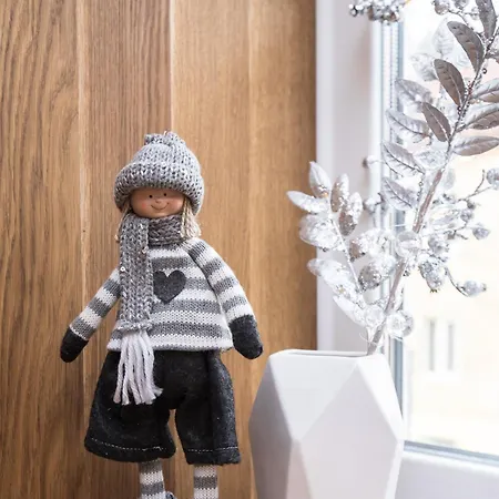 High Castle Park View Lil *